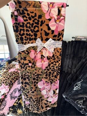 BABY PHAT Leopard & Pink Orchid Plush Throw Blanket